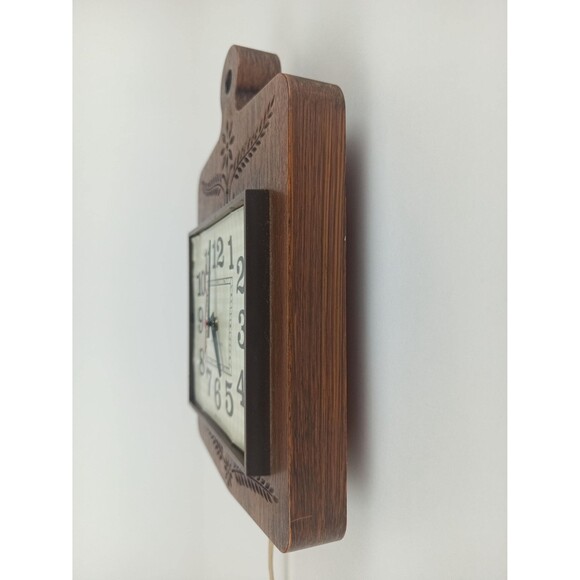 General Electric Resin Wall Clock Carved Wooden Cutting Board Shape Working - Picture 3 of 10